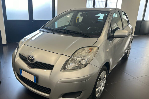 Yaris_10