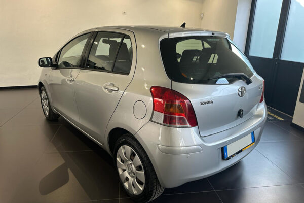 Yaris_2